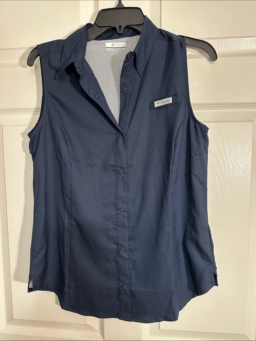 Columbia Women’s Sleeveless Button-Front Shirt - Navy